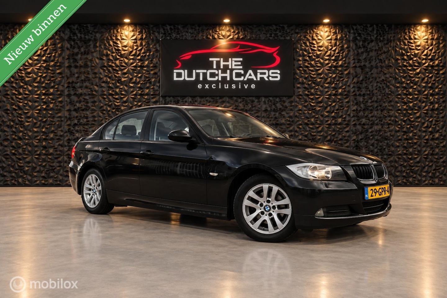 BMW 3-serie - 318i Business Line | Start&Stop | DTC | Airco - AutoWereld.nl