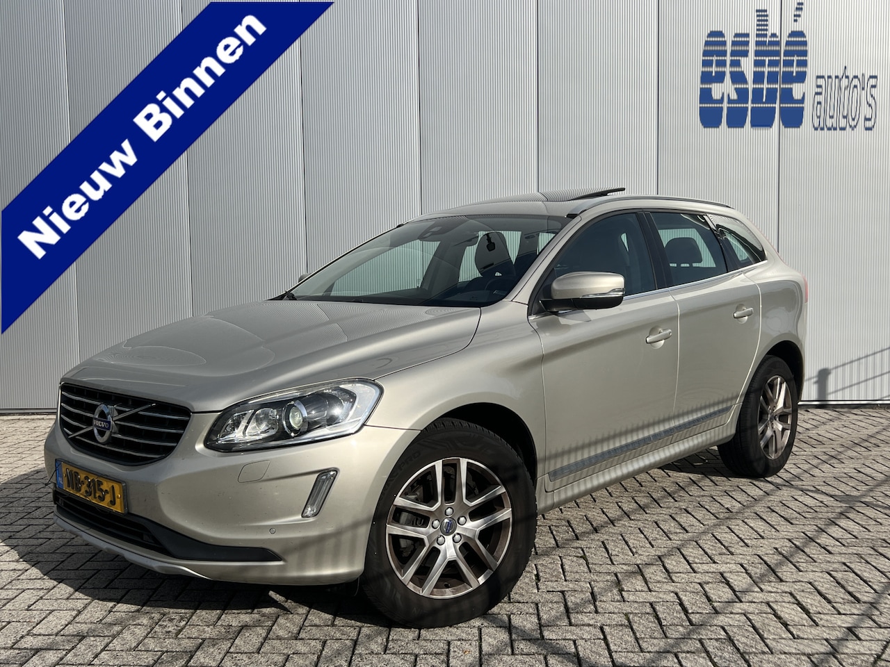 Volvo XC60 - 2.0 D3 Automaat FWD Polar+ Trekhaak Navigatie Panoramdak Camera Elek Stoelen Leder Stoelve - AutoWereld.nl