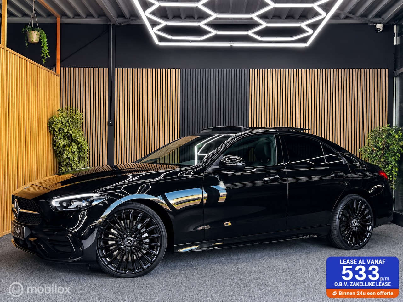 Mercedes-Benz C-klasse - 300 e AMG Line|Pano|Led|360 Cam|Acc|Navi - AutoWereld.nl