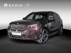 BMW iX1 - eDrive20 | M Sportpakket Pro | Comfort Access | Panoramadak | Harman Kardon | Voorstoelen