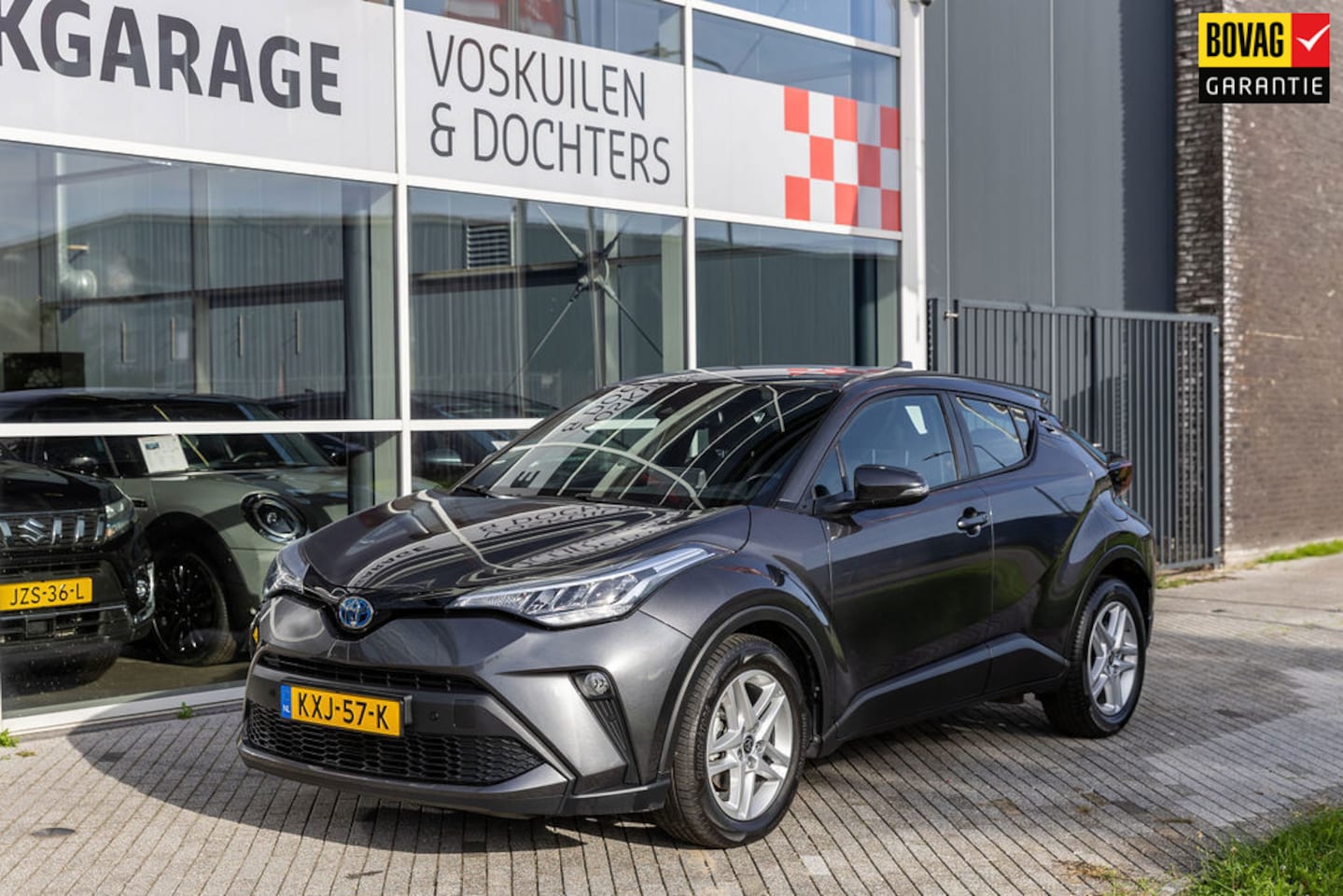 Toyota C-HR - 1.8 Hybrid Dynamic | Verwarmde stoelen - AutoWereld.nl