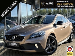 Volvo V40 Cross Country - 1.6 T4 Summum 179PK | NL AUTO | NAP | Trekhaak | Navigatie | Achteruitrijcamera | Parkeers