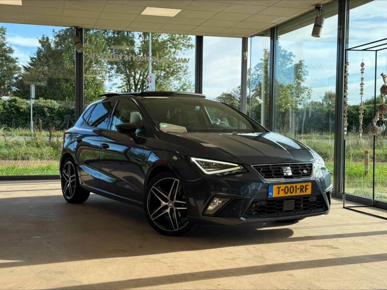 SEAT Ibiza - 1.0 TSI St. BnsInt. - AutoWereld.nl