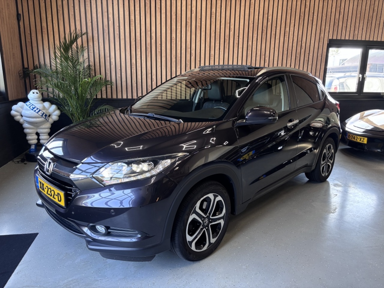 Honda HR-V - 1.5 i-VTEC Executive LED/TREKHAAK/STOELVERWARMING/LINEASSIST/NAVI - AutoWereld.nl