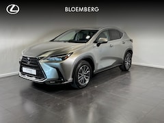 Lexus NX - 450h+ AWD Luxury Line | Trekhaak | Stuur -en stoelverwarming | Dodehoekdetectie | Apple Ca