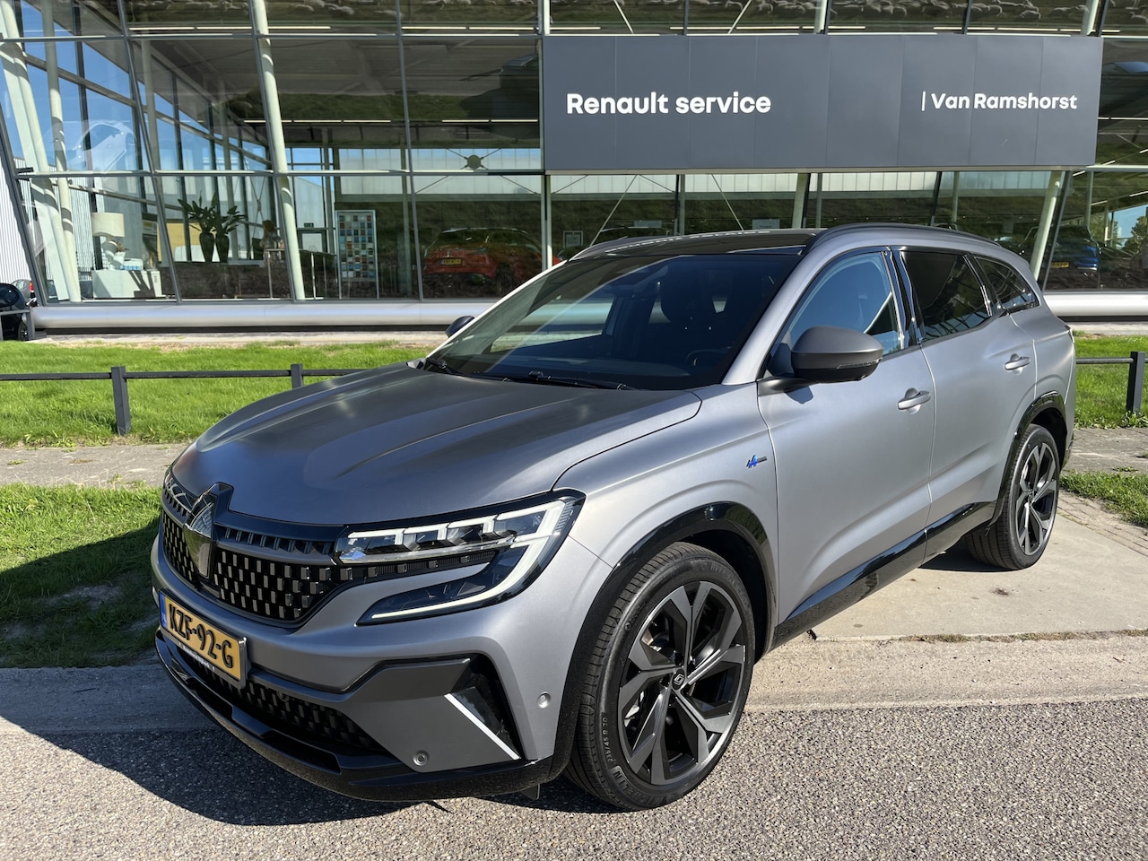 Renault Espace - E-Tech full hybrid 200 PK iconic esprit Alpine 7-Persoons/ Gris Schiste Satin / 360 Camera - AutoWereld.nl