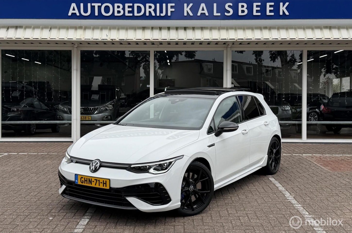 Volkswagen Golf - 2.0 TSI R 4Motion |Akrapovic|Drift|Headup|Leer|Stoelverkoeling| - AutoWereld.nl