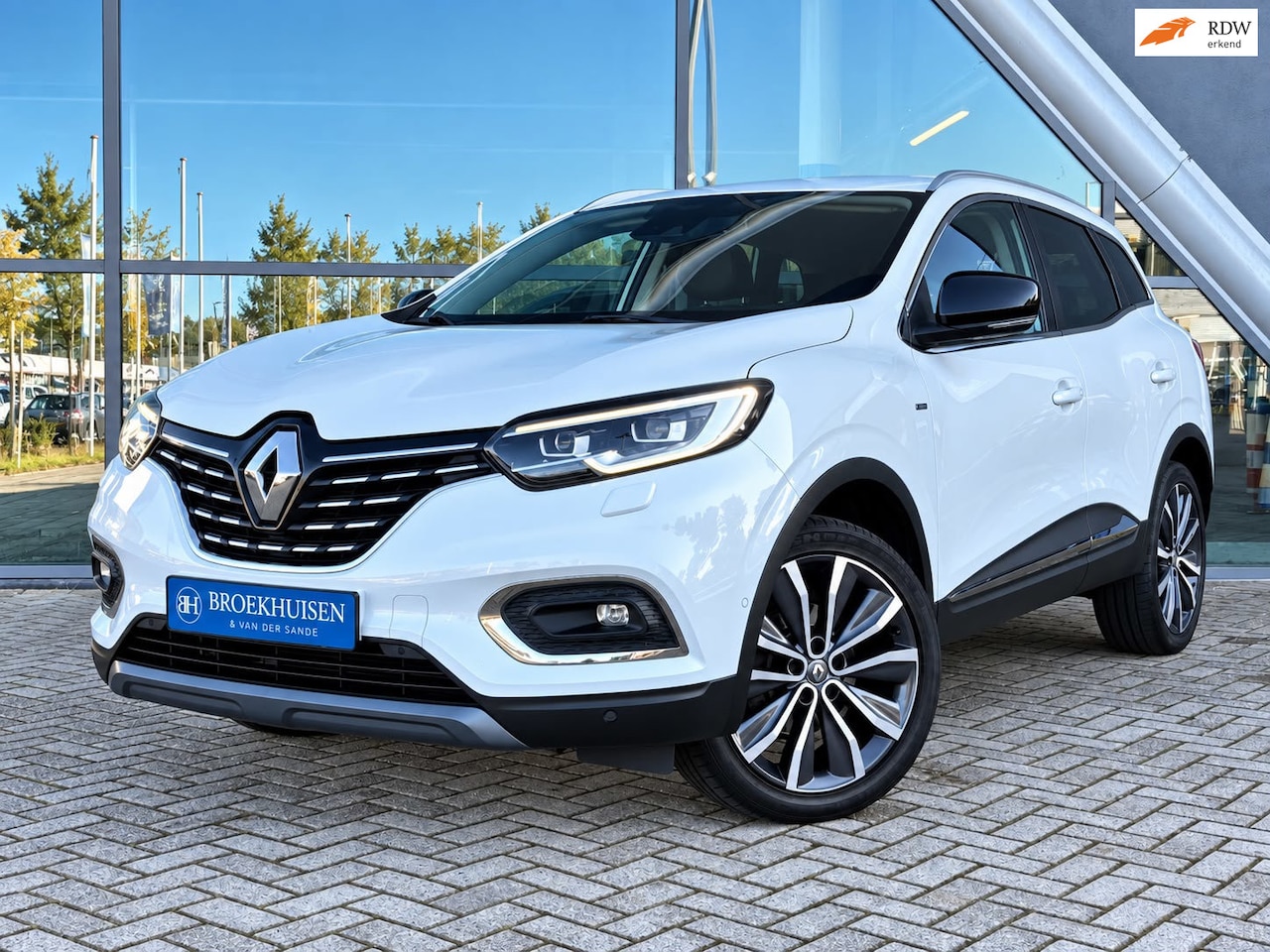 Renault Kadjar - 1.3 TCe Intens 140pk Automaat / Trekhaak / Camera / Bose - AutoWereld.nl