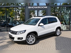 Volkswagen Tiguan - 2.0 TDI Track&Field 4Motion PANO TREKHAAK NAVI
