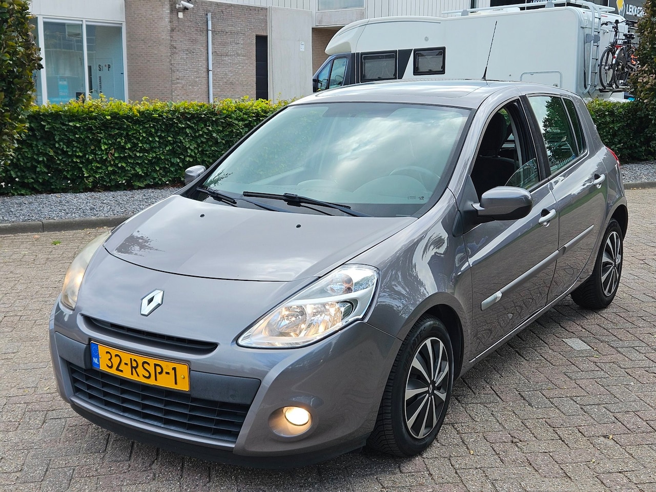 Renault Clio - 1.5 dCi Collection apk 13-09-2027 - AutoWereld.nl