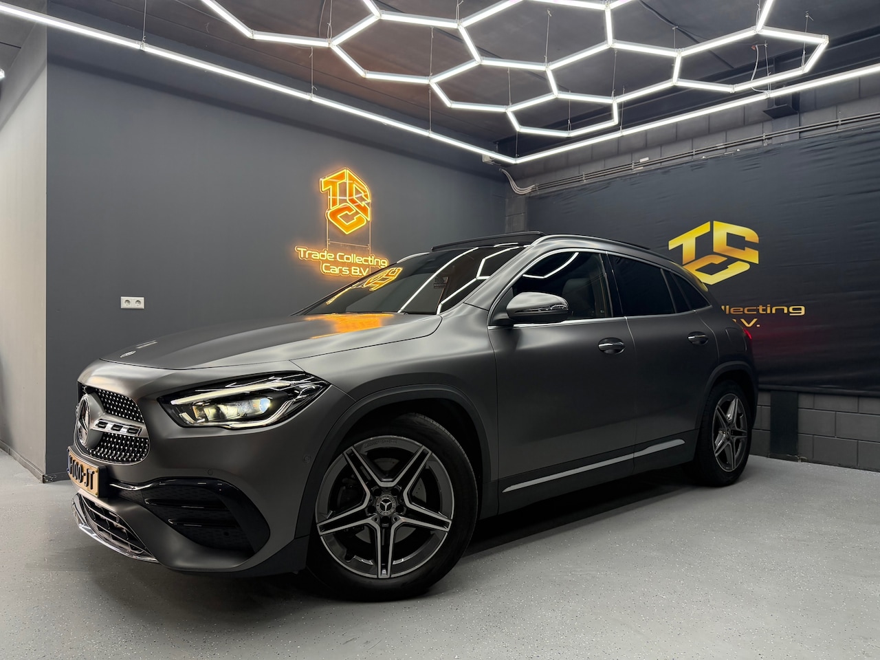 Mercedes-Benz GLA-Klasse - 180 AMG NIGHT PAKKET ACC-PANO-CARPLAY-CAM - AutoWereld.nl