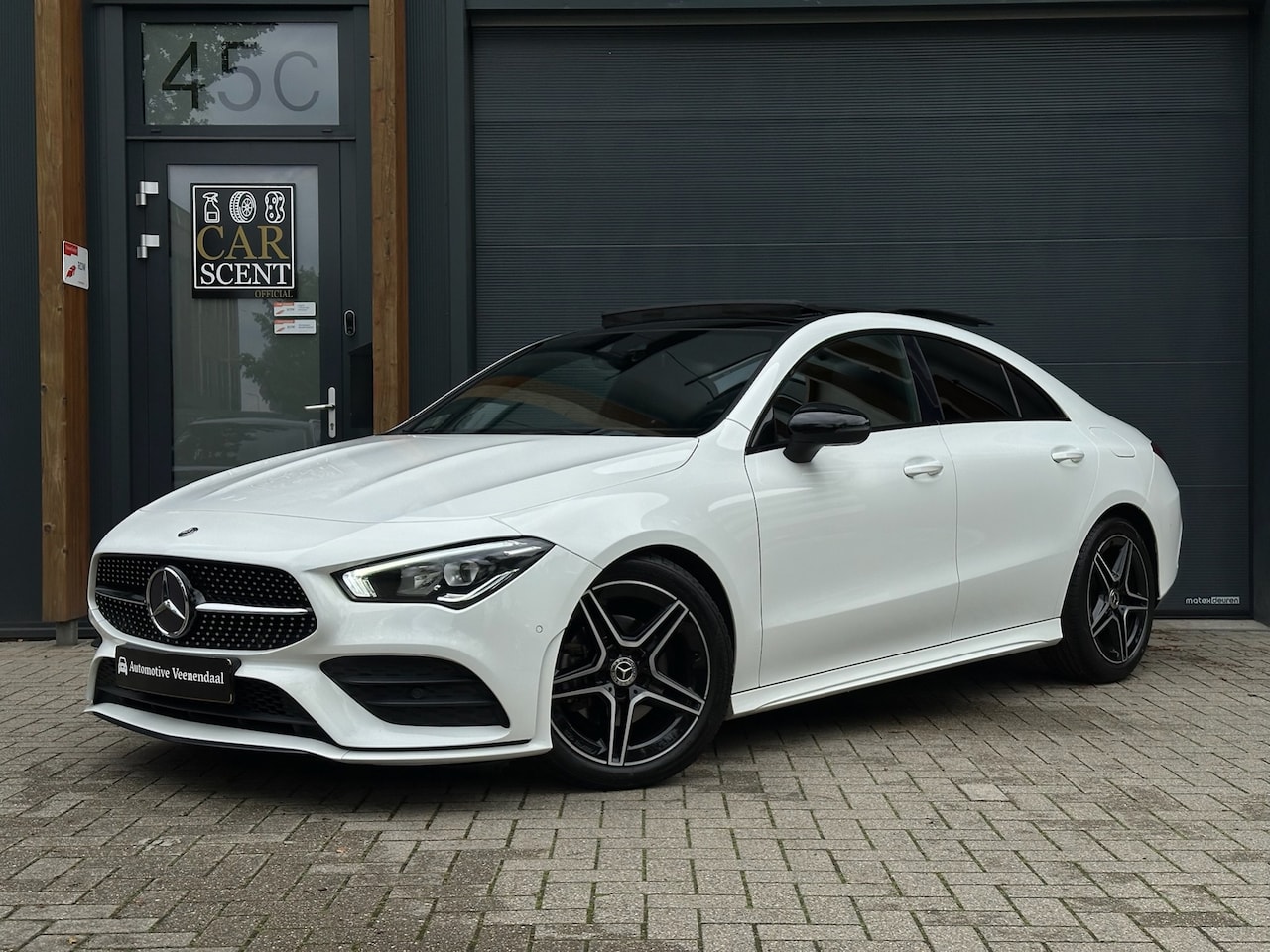 Mercedes-Benz CLA-Klasse - 180 AMG-pakket, Pano, Sfeer, Led etc! - AutoWereld.nl