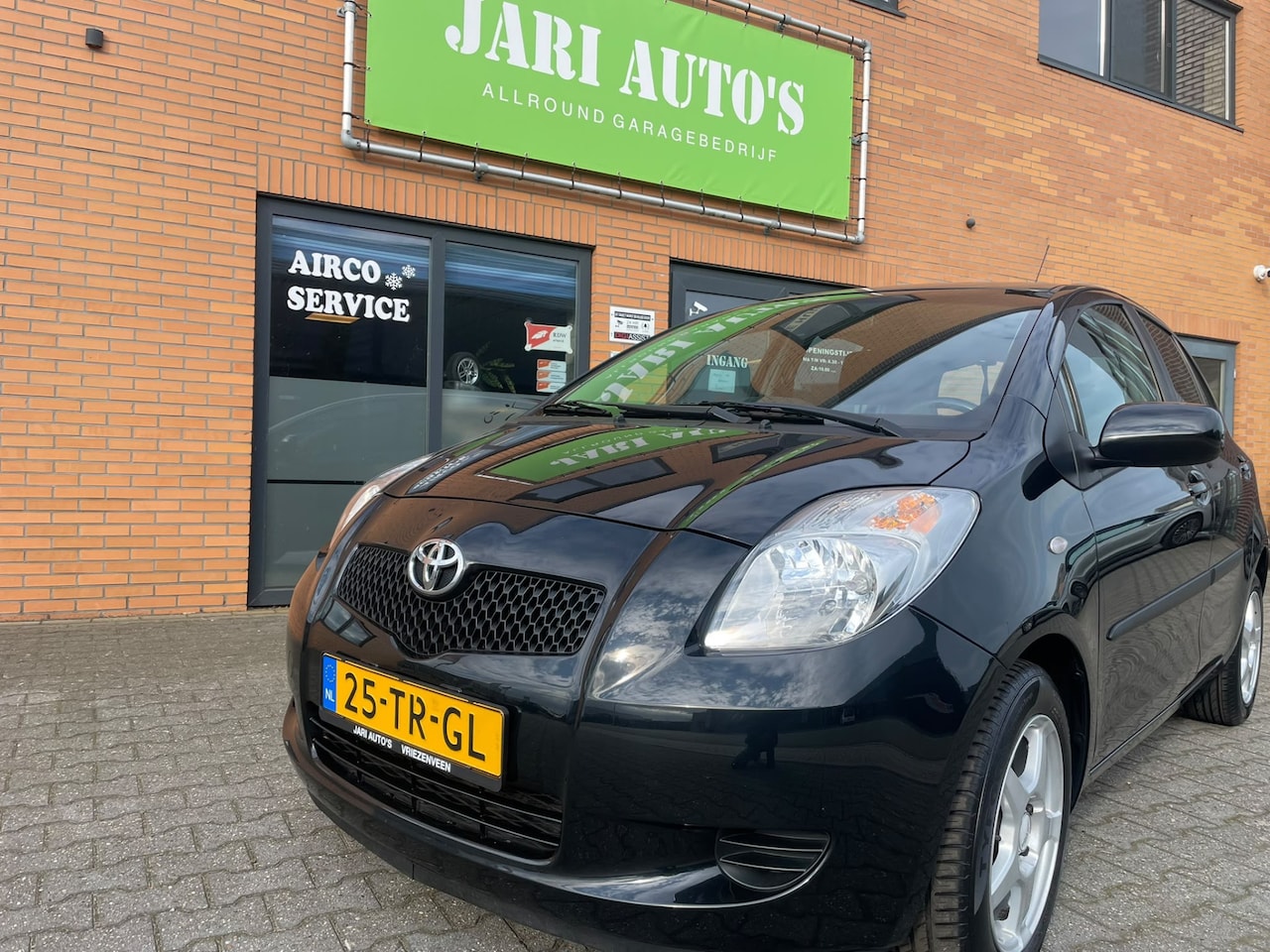Toyota Yaris - 1.3 VVTi Sol MMT Automaat ! - AutoWereld.nl