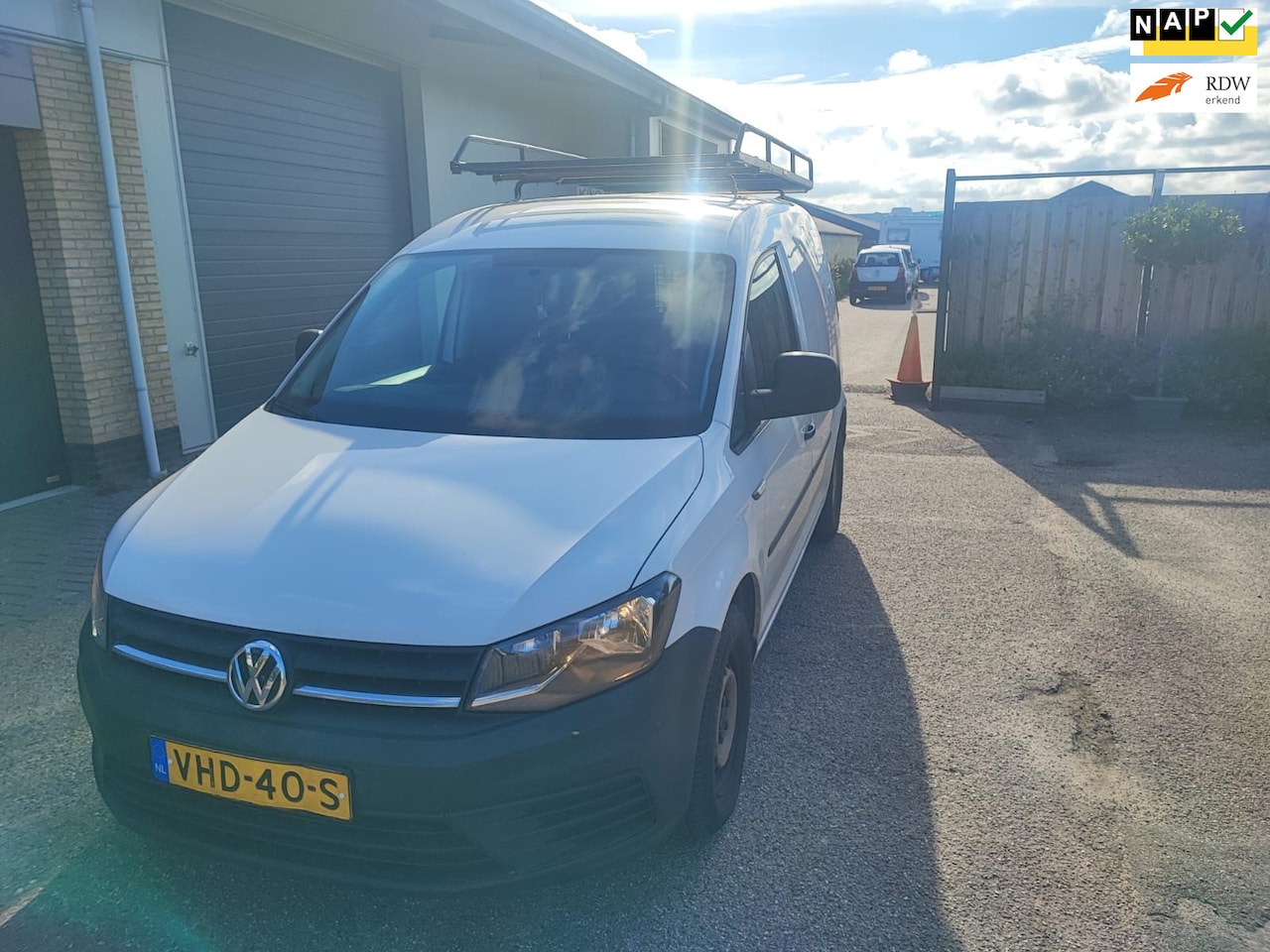 Volkswagen Caddy - 2.0 TDI L1H1 BMT Economy Business 2.0 TDI L1H1 BMT Economy Business - AutoWereld.nl