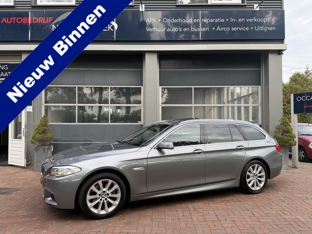 BMW 5-serie Touring - 523i High Executive Bj 2011 Trekhaak 2000kg Luxe uitvoering - AutoWereld.nl