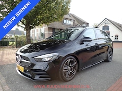 Mercedes-Benz B-klasse - 180 AMG-LINE / CAMERA / CARPLAY / TREKHAAK / SCHUIF-KANTEL