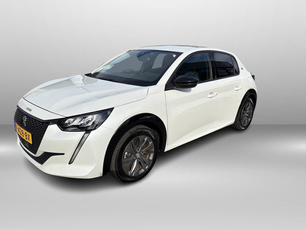 Peugeot e-208 - EV Allure Pack 50 kWh SOH 95% - AutoWereld.nl