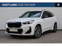 BMW X1 - sDrive20i M Sport Automaat / Trekhaak / Sportstoelen / Comfort Access / Harman Kardon / He