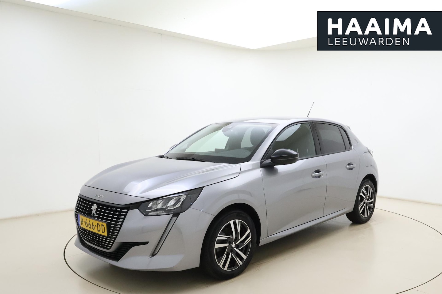 Peugeot 208 - 1.2 PureTech Allure | Climate control | Cruise control | Verwarmbare voorstoelen | Apple C - AutoWereld.nl