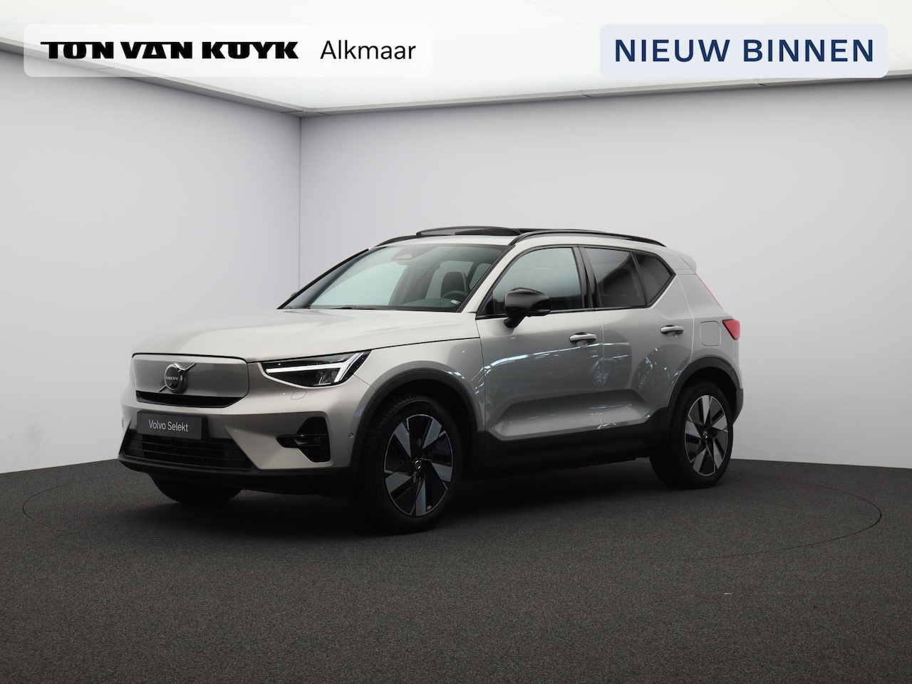 Volvo XC40 - Recharge Twin Ultimate 82 kWh / Trekhaak / 360 camera / Harman Kardon / Pan. dak / Elektr. - AutoWereld.nl