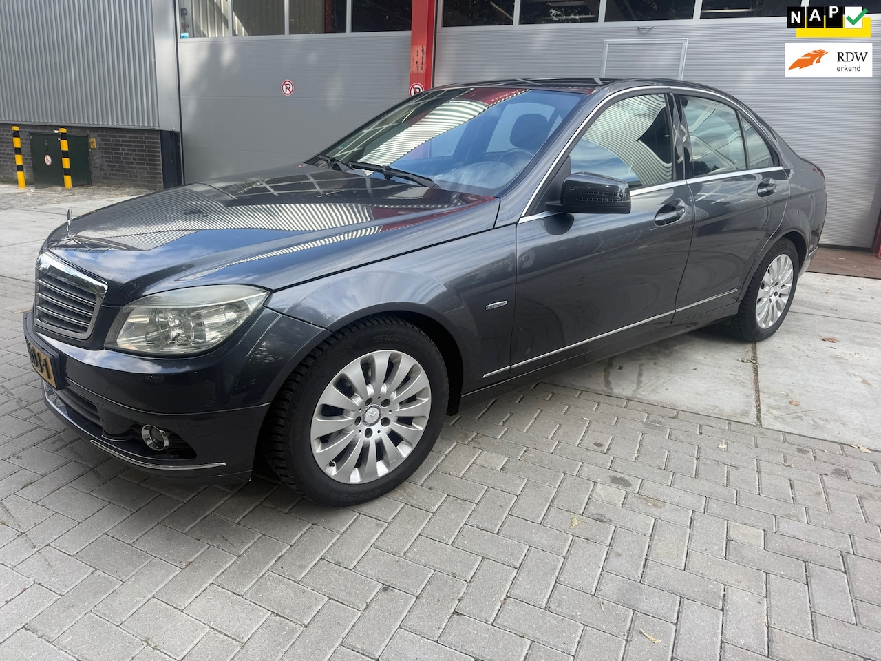 Mercedes-Benz C-klasse - 180 CGI BlueEFFICIENCY Business Edition Elegance 180 CGI BlueEFFICIENCY Business Edition Elegance - AutoWereld.nl