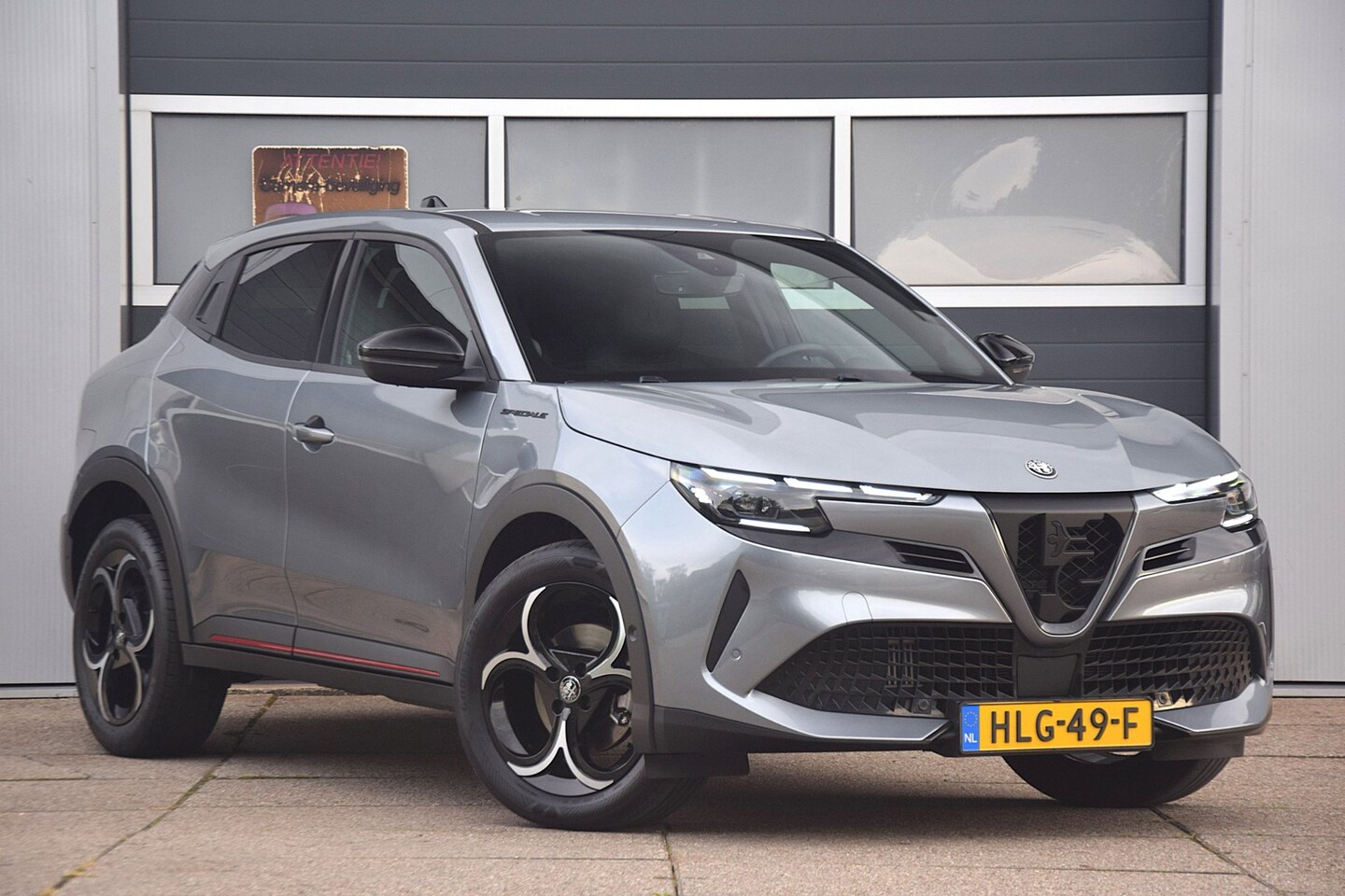 Alfa Romeo Junior - 1.2 Turbo Hybrid Ibrida Speciale MATRIX LED/DODEHOEK DETECTIE/VERWARMD VOORRUIT - AutoWereld.nl