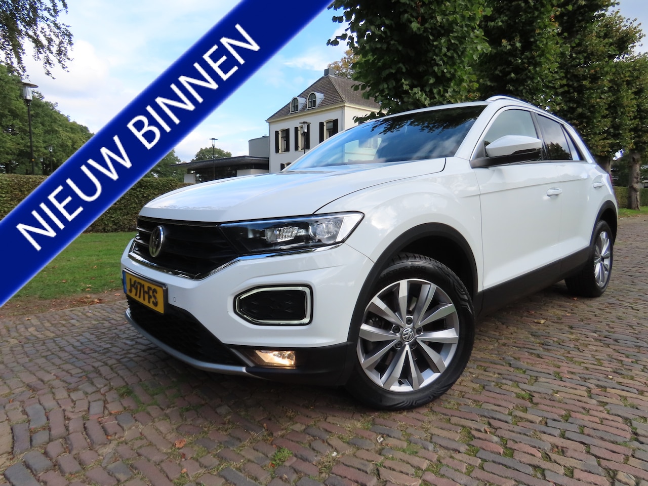 Volkswagen T-Roc - 1.0 TSI Style Ecc Cruisecontrol Led A.E.B Navigatie Stoelverwarming Achteruitrijcamera Car - AutoWereld.nl