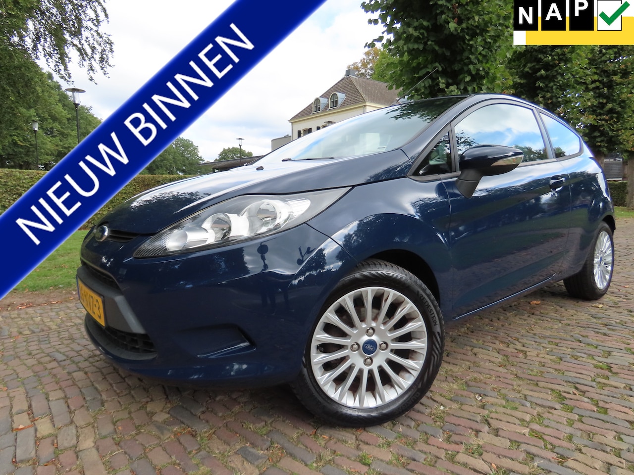 Ford Fiesta - 1.25 Limited Airco Carplay Navigatie Lm Velgen - AutoWereld.nl