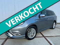 Mitsubishi Outlander - 2.4 PHEV Instyle clima| trekhaak | leder | schuifdak | camera | Origineel NL-auto | dealer