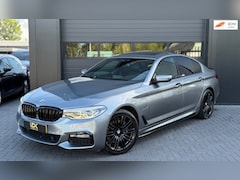BMW 5-serie - 530e iPerformance High Executive M Pakket |Sportuitlaat|Dak|Camera