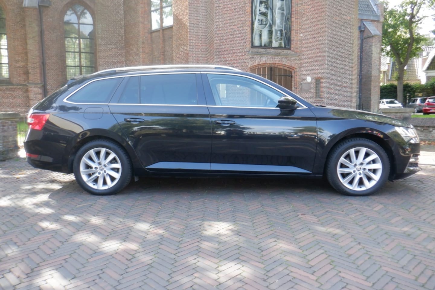 Skoda Superb Combi - 1.4 TSI PHEV( SOH 93.4%) TREKHAAK-BOVAG - AutoWereld.nl