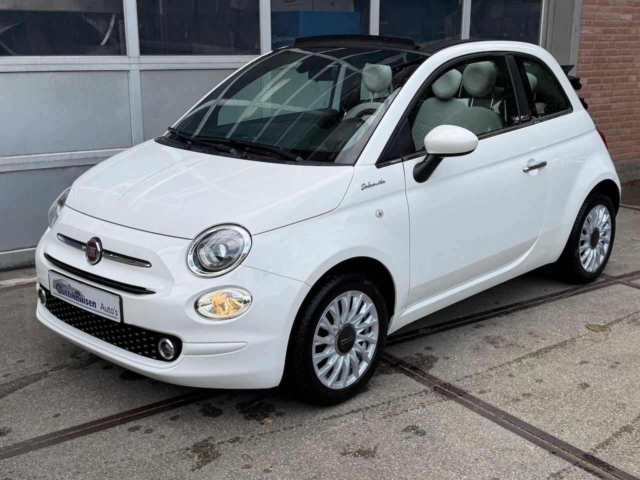 Fiat 500 C - 1.0 Hybrid Dolcevita Special Edition 1.0 Hybrid Dolcevita Special Edition,Cruise,Airco,52488 km - AutoWereld.nl