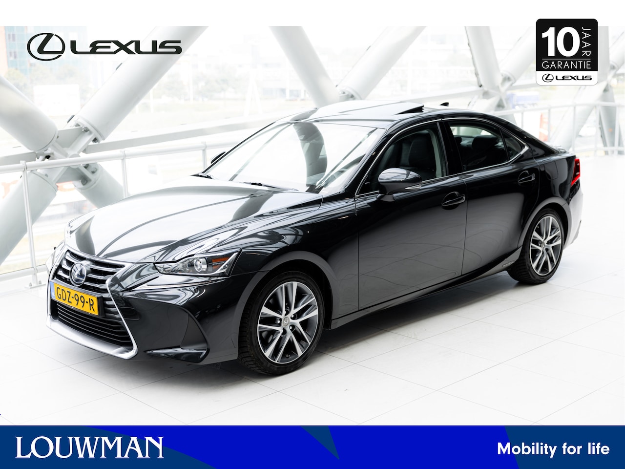 Lexus IS - 300h Hybrid Business Line Limited | Schuifdak | Navigatie | Stoelverwarming | - AutoWereld.nl