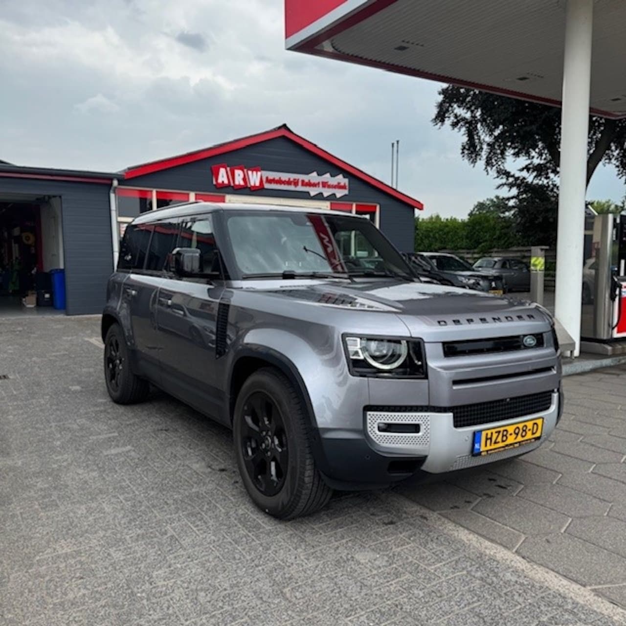 Land Rover Defender 110 - D250 250pk MHEV AWD Aut X-Dynamic SE - AutoWereld.nl