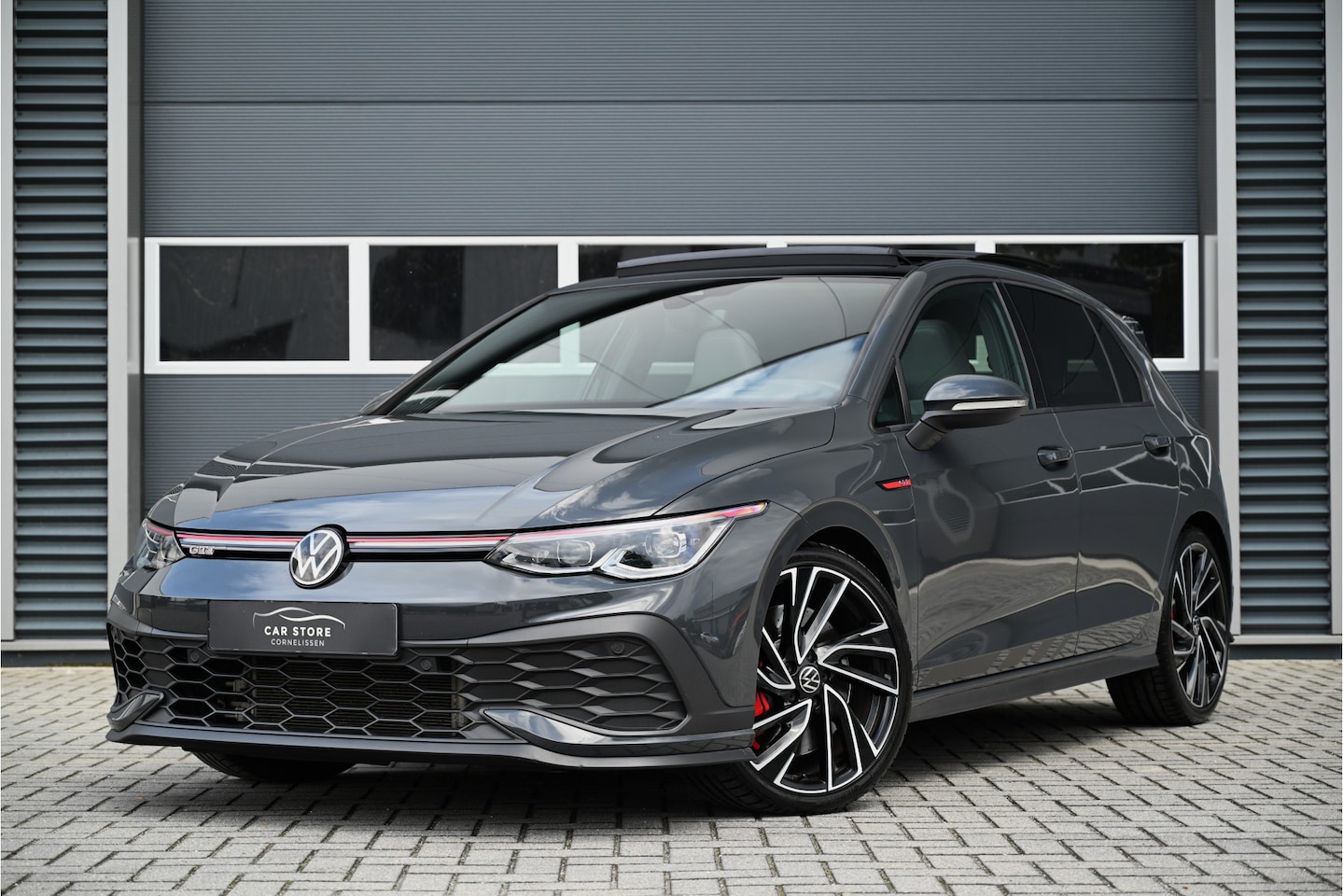 Volkswagen Golf - 2.0 TSI GTI CLUBSPORT 300 PK / PANO / IQ LIGHTS / DCC / NURBURGRING / HUD / HARMAN KARDON - AutoWereld.nl