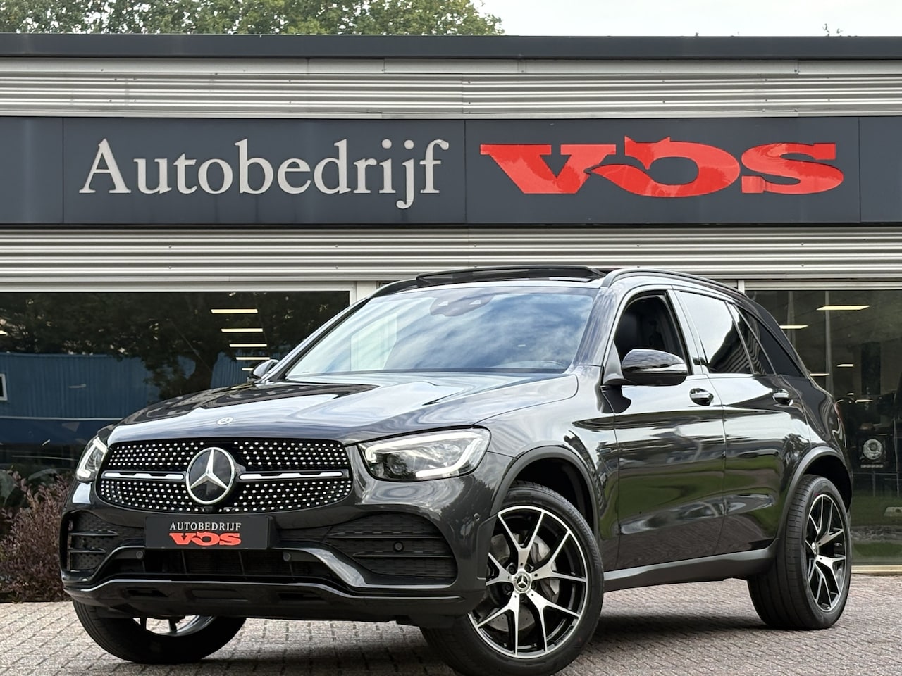 Mercedes-Benz GLC-klasse - 300e 4MATIC AMG-Line | Panodak | Multibeam | 360 camera | Memory - AutoWereld.nl