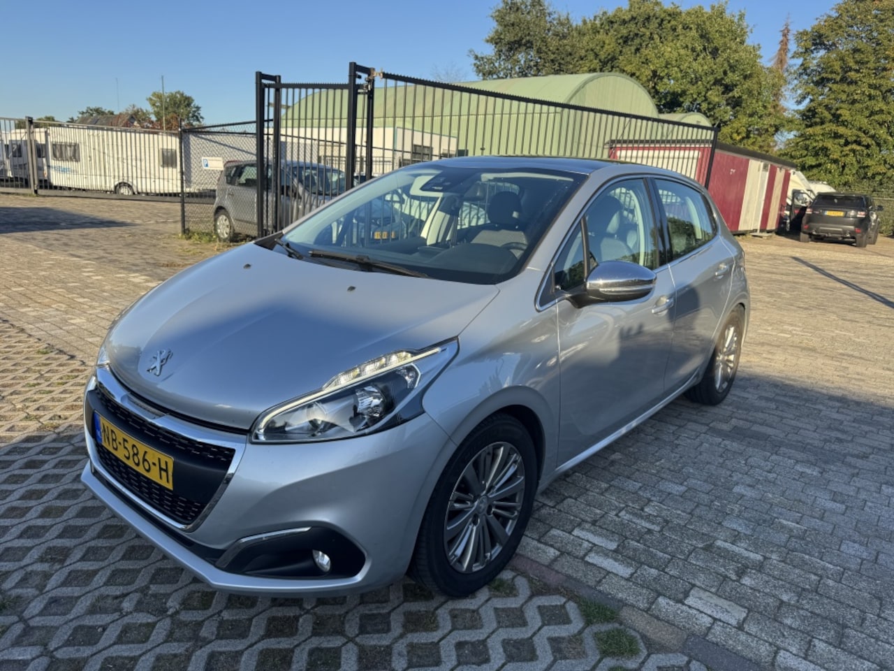 Peugeot 208 - 1.2 PureTech Allure 1.2 PureTech Allure - AutoWereld.nl