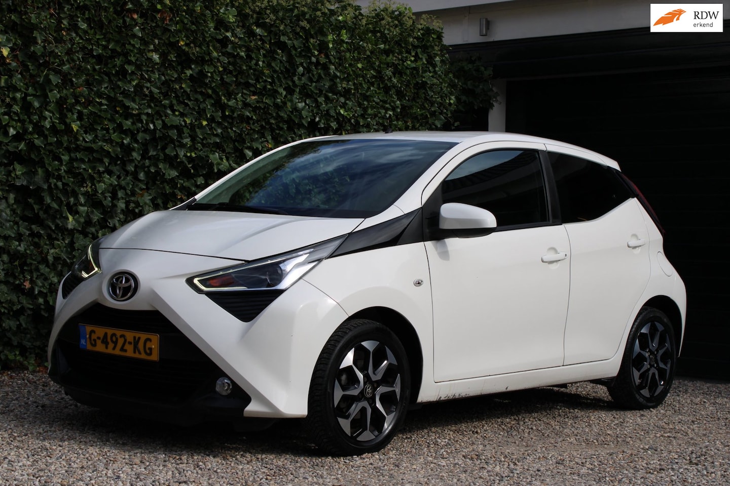 Toyota Aygo - 1.0 VVT-i x-cite | Automaat | Airco | Achteruitrijcamera | Carplay - AutoWereld.nl