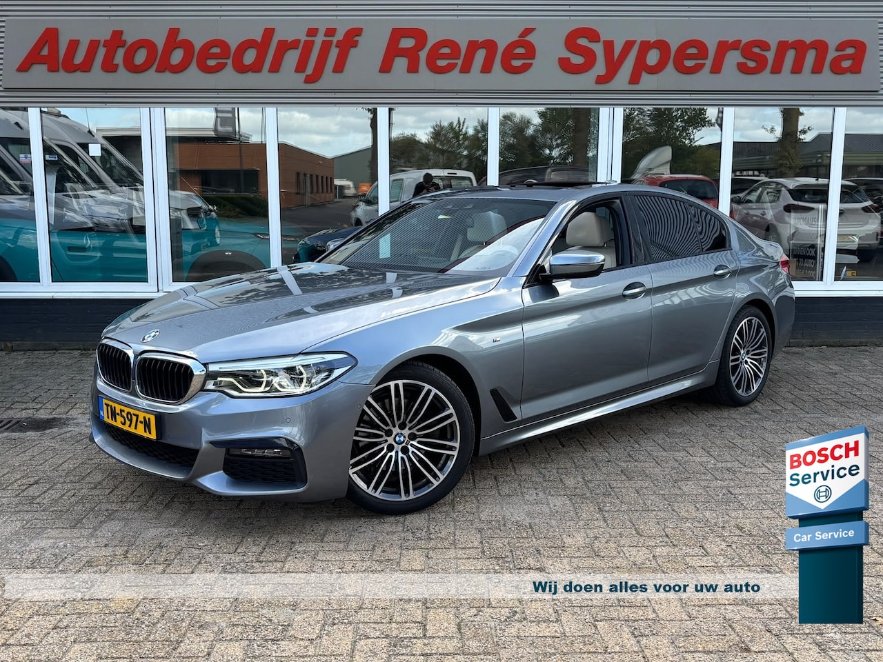 BMW 5-serie - 520i High Executive | M Pakket | Schuif/kanteldak | Sfeerverlichting | Apple Carplay - AutoWereld.nl