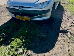 Peugeot 206 - 1.4 XT