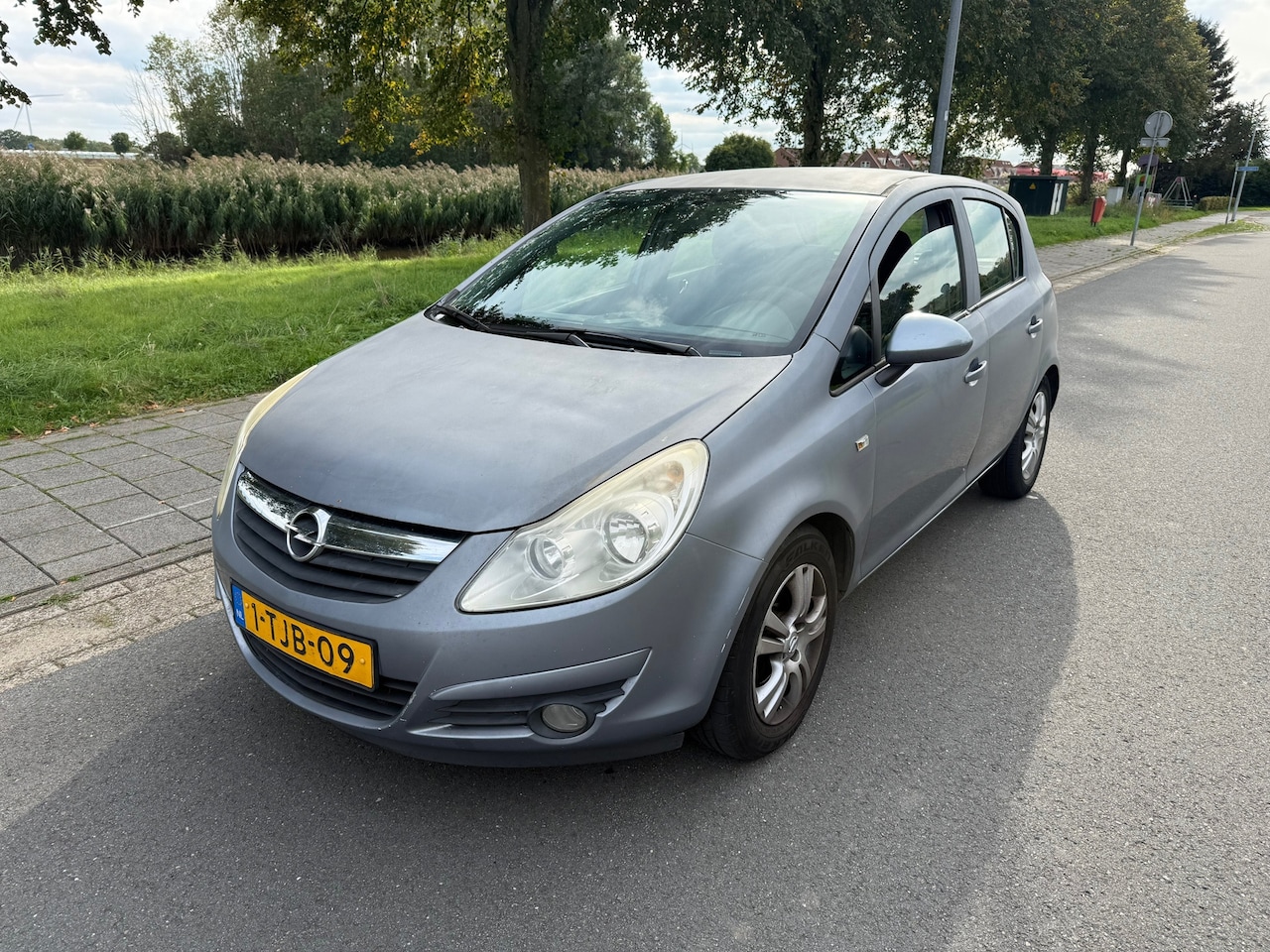 Opel Corsa - 1.2-16V '111' Edition AIRCO/CRUISE/APK 07-2027 - AutoWereld.nl