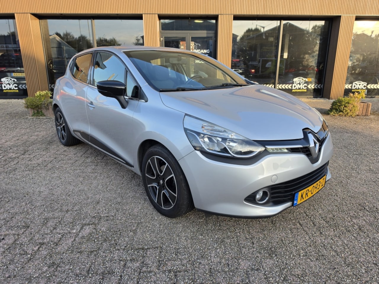 Renault Clio - 0.9 TCe Dynamique | Navi | Airco | Cruise | Isofix | Trekhaak | - AutoWereld.nl