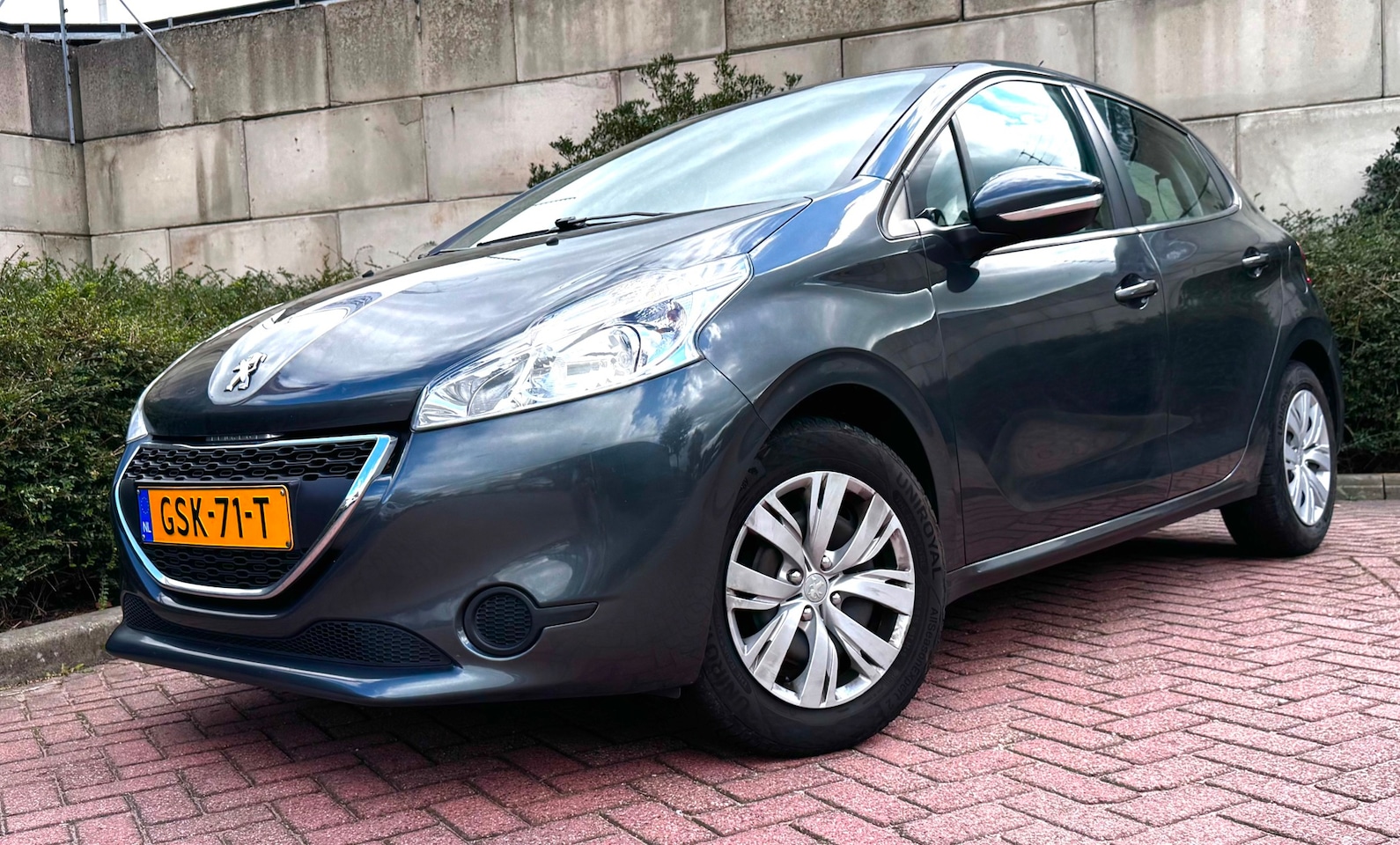 Peugeot 208 - 1.2 PureTech Blue Lease Premium/D-RIEM V.V/NW APK/TOP STAAT/ - AutoWereld.nl