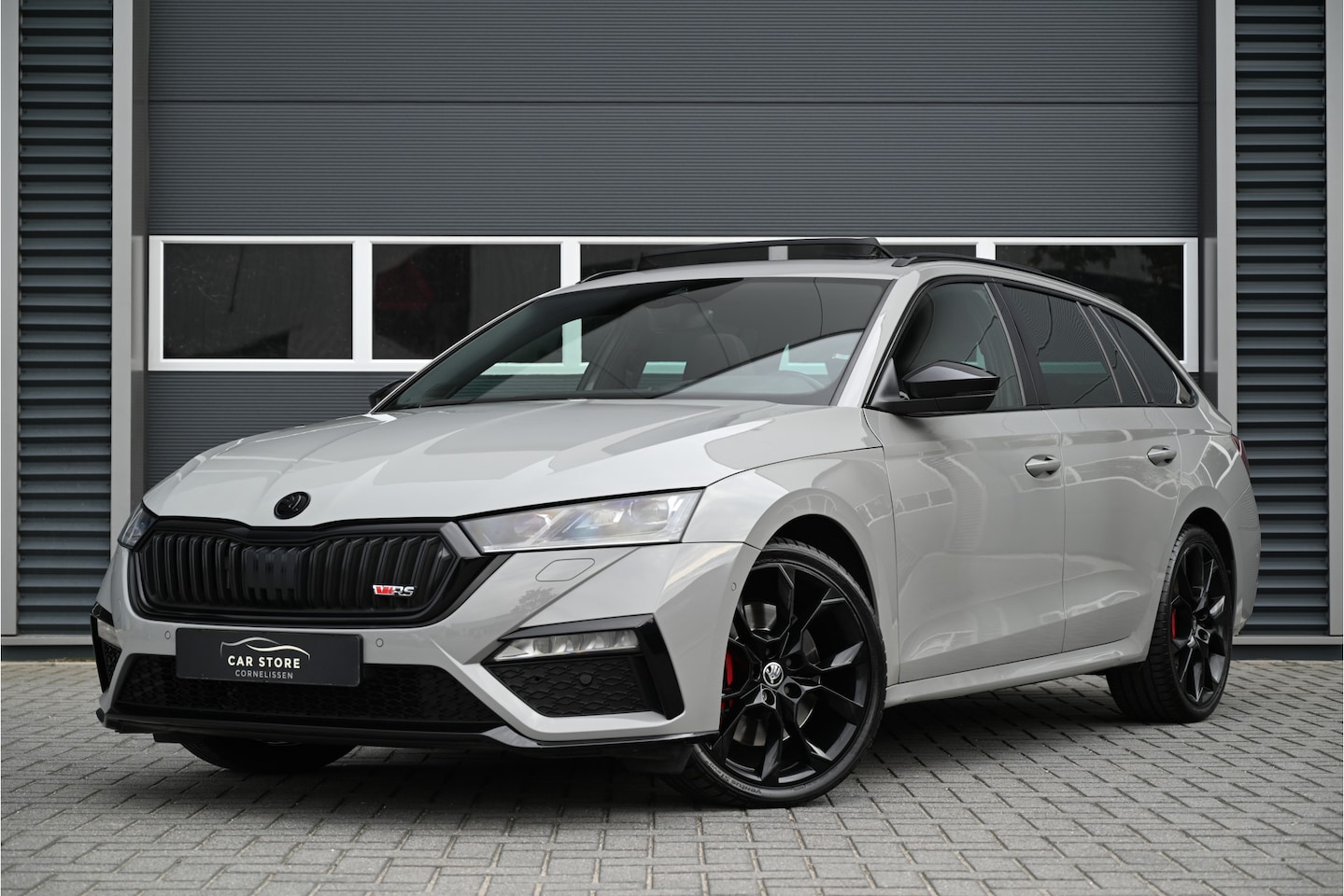 Skoda Octavia Combi - 2.0 TSI iV RS 245 PK / PANO / HEAD UP / CAMERA / LED MATRIX / SFEERVERLICHTING / NARDO - AutoWereld.nl