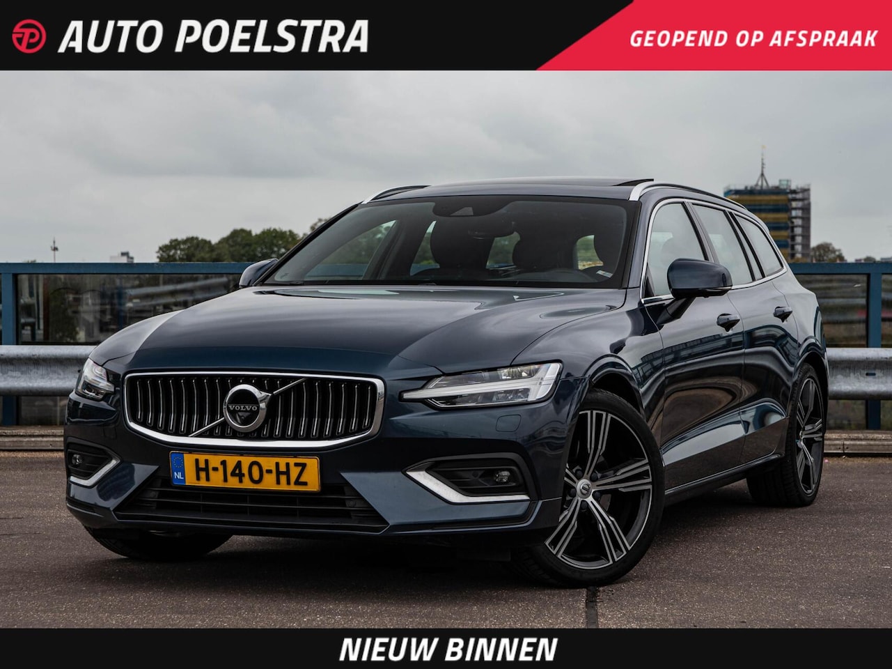 Volvo V60 - 2.0 D4 Inscription | Panoramadak | Intellisafe Pro Line | 360 Camera | HUD |Standkachel | - AutoWereld.nl