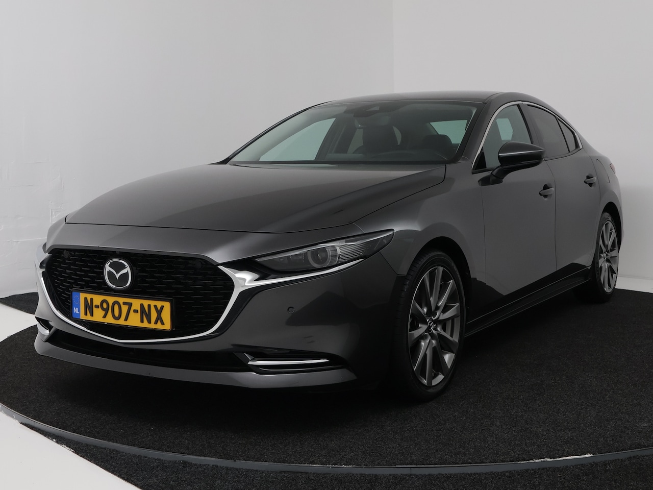 Mazda 3 - 2.0 e-SkyActiv-X M Hybrid 186 Luxury met i-active sense pakket | 360camera | Leer poetser - AutoWereld.nl