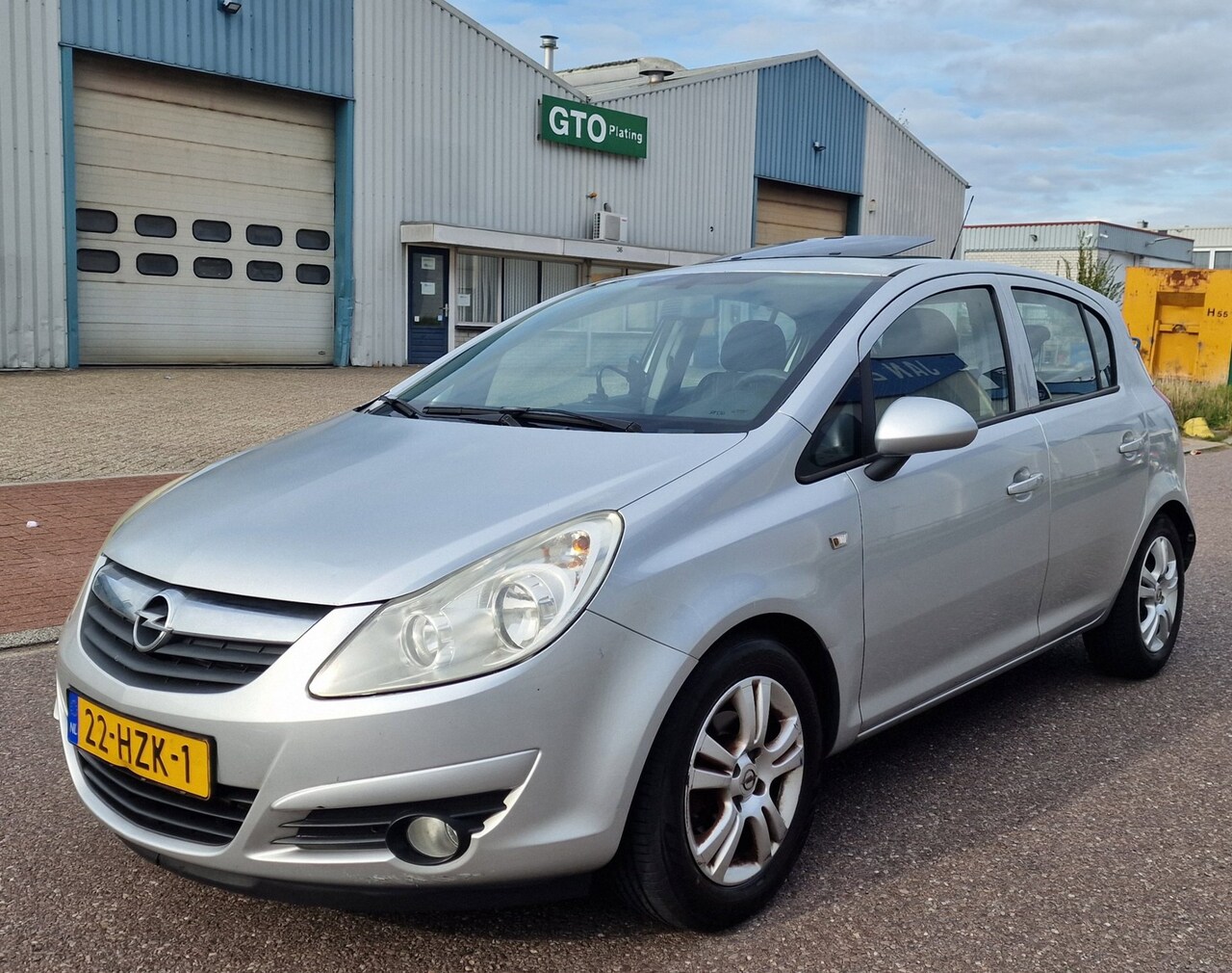 Opel Corsa - 1.2-16V Enjoy AUTOMAAT PANO TREKHAAK 2 X SLEUTELS - AutoWereld.nl
