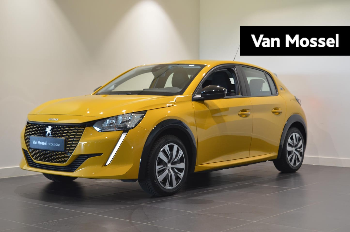 Peugeot e-208 - EV Active 50 kWh APPLECARPLAY/ANDROID AUTO - AIRCO - CRUISECONTROL - AutoWereld.nl