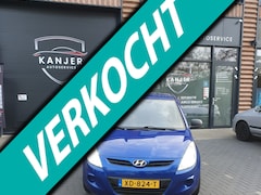 Hyundai i20 - 1.2i Business Edition AIRCO Nieuwe Koppeling 2 Sleutels LED
