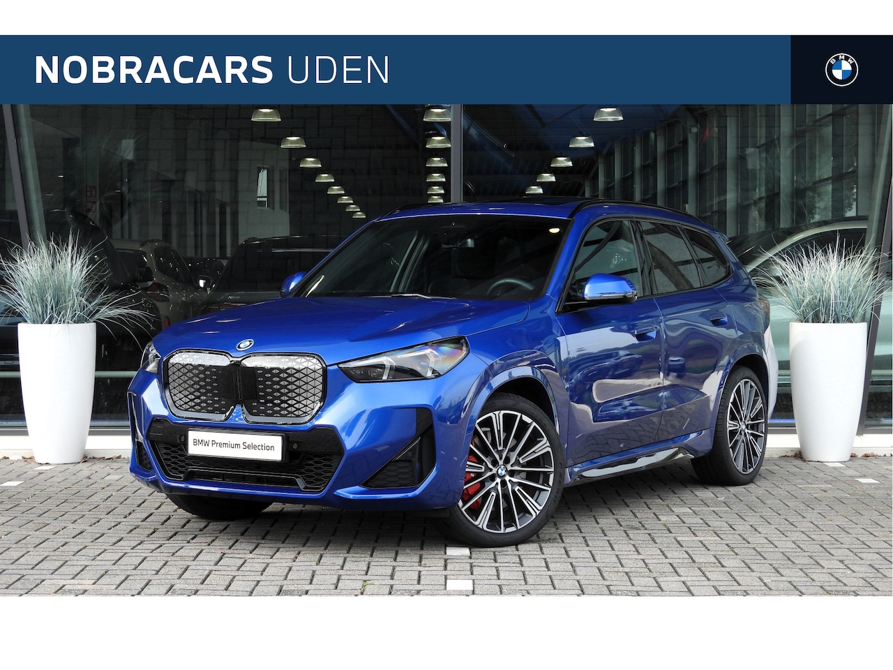 BMW iX1 - xDrive30 M Sport / Panoramadak / Sportstoelen / Comfort Access / Achteruitrijcamera / Adap - AutoWereld.nl